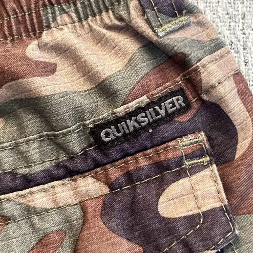 Quicksilver Baby Boy Swim Trunks Size 3 Green Camo Very Good Zipper Snap Closure